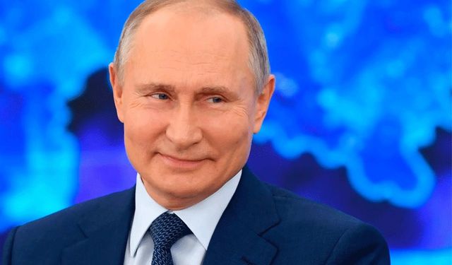 Putin 5. kez seçimi kazandı! Başkanlık mazbatasını aldı