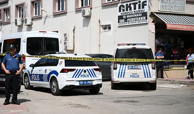 Adana'da işyerine saldırı: Sürücüyü de vurdular!