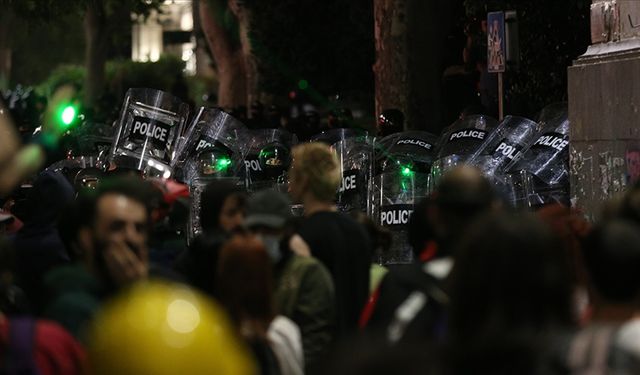 Gürcistan'da "yabancı etkinin şeffaflığı" protestosu ses getirdi: 63 gözaltı