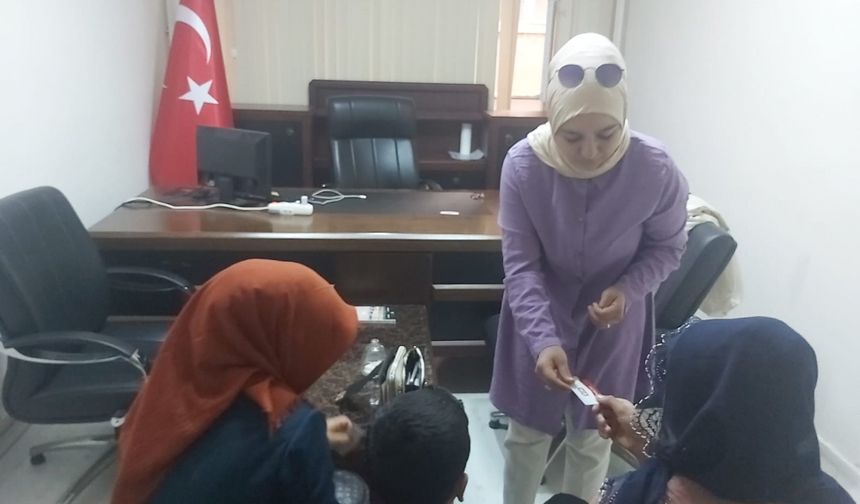 Kırşehir'de sağlık çalışanları yardım faaliyetleriyle de örnek oluyor