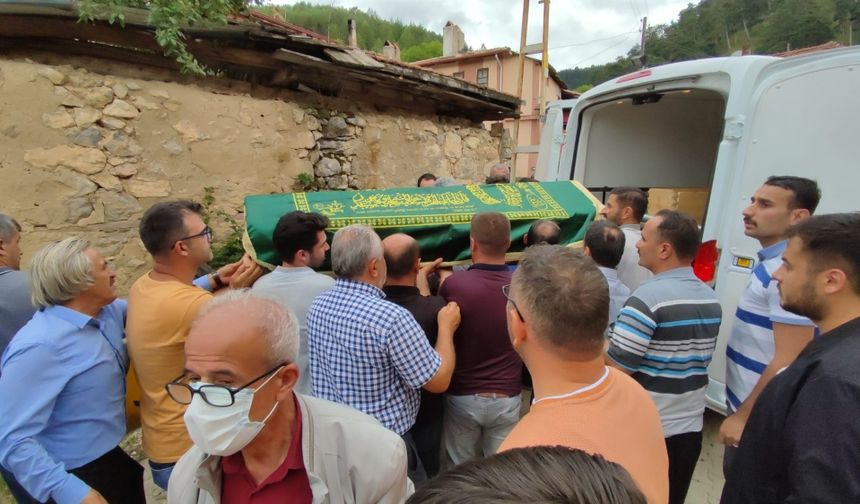 Karabük'te traktörün devrildiği kazada ölü sayısı 3'e yükseldi