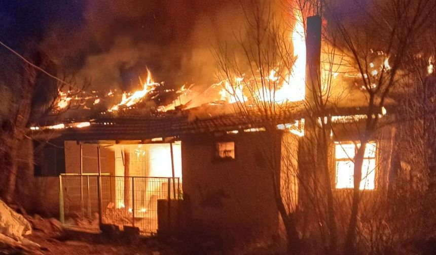 Denizli'de yangın: 1 ölü 3 yaralı