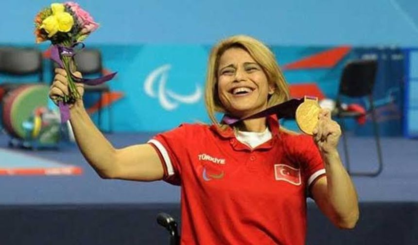 Milli halterci Nazmiye Muratlı, kupada gümüş madalya kazandı
