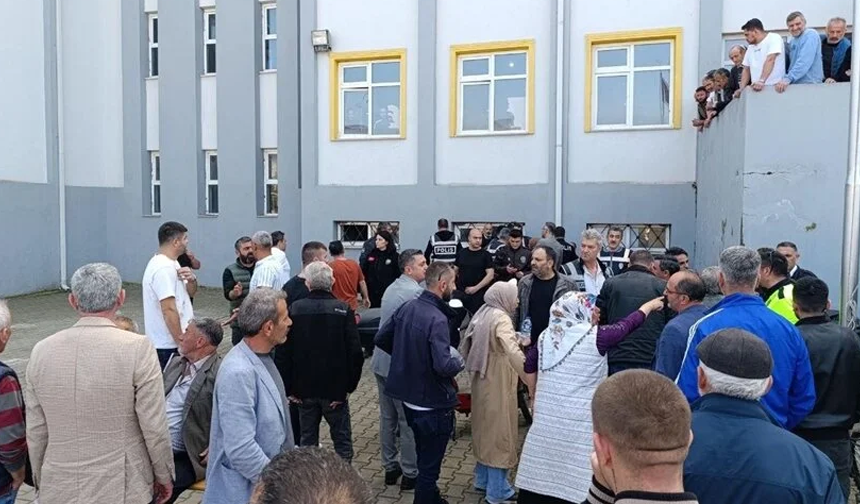 Sakarya'da seçim merkezinde kavga! 3 şüpheli gözaltına alındı