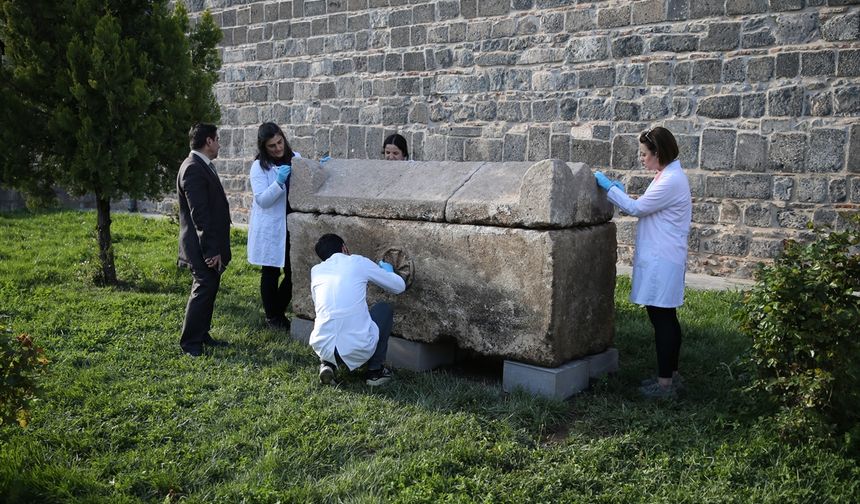Diyarbakır'da bir ilk! Roma dönemine ait lahit bulundu