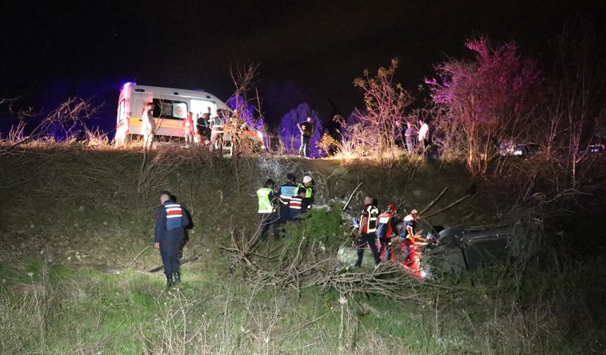 Karabük'te otomobil şarampole devrildi! Sürücü hayatını kaybetti