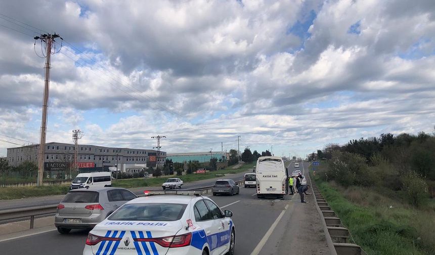Tekirdağ'da servis araçları kaza yaptı: 16 kişi yaralandı