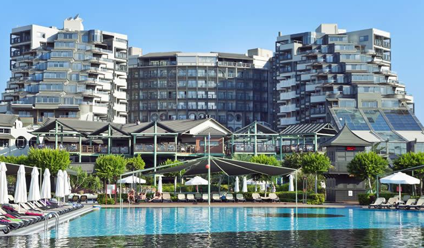 Antalya'daki lüks otelde Türk müşteriye 4 bin 200 TL'lik ''Milliyet farkı'' faturası