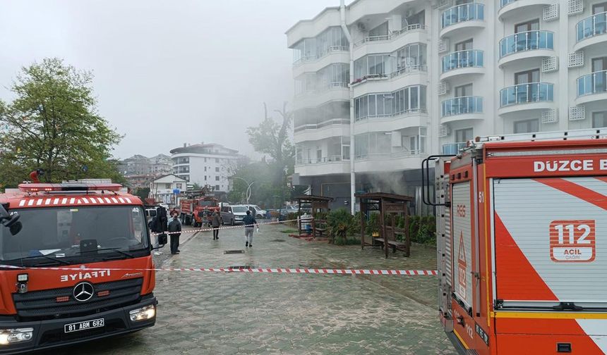 Düzce'de otel yangını: 10 kişi dumandan etkilendi