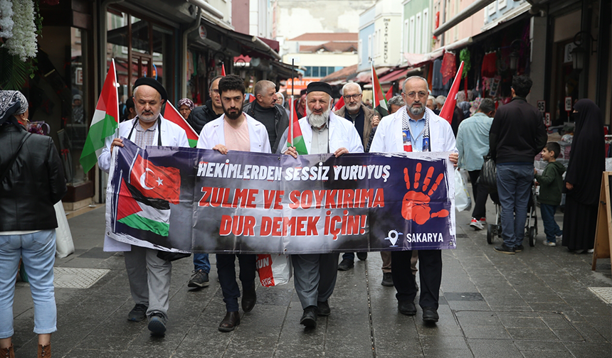 Sakarya'da hekimler ve sağlık çalışanlarından Filistin için "sessiz yürüyüş"